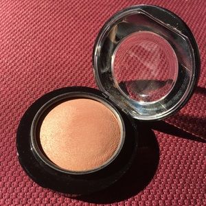 MAC blush